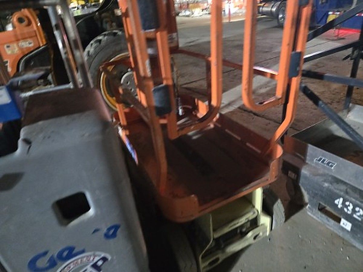 JLG 1230ES photo 4