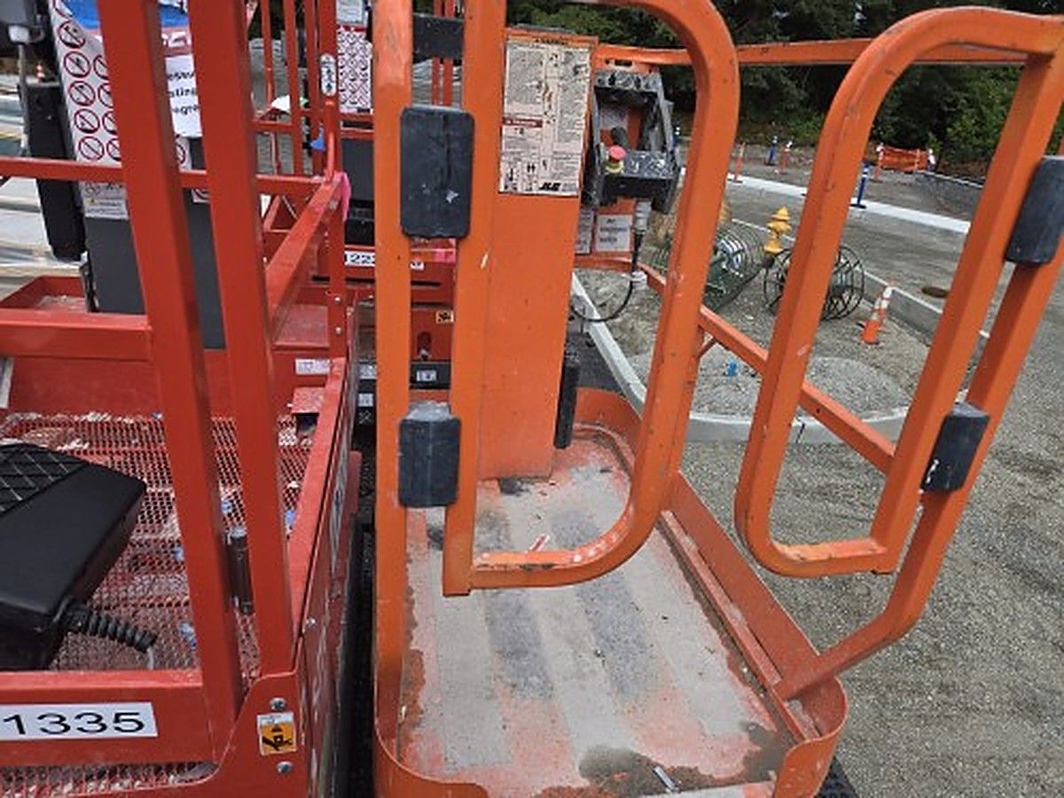 JLG 1230ES photo 7