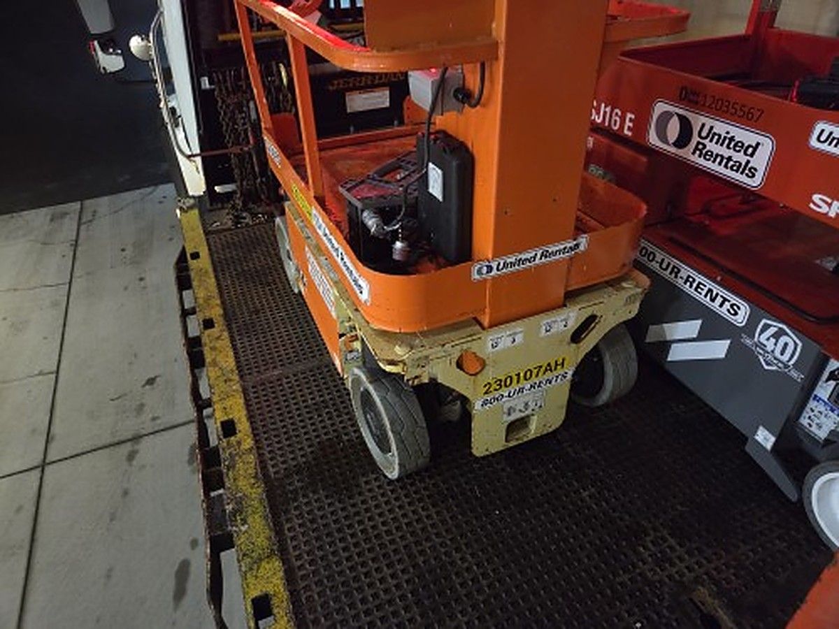 JLG 1230ES photo 5