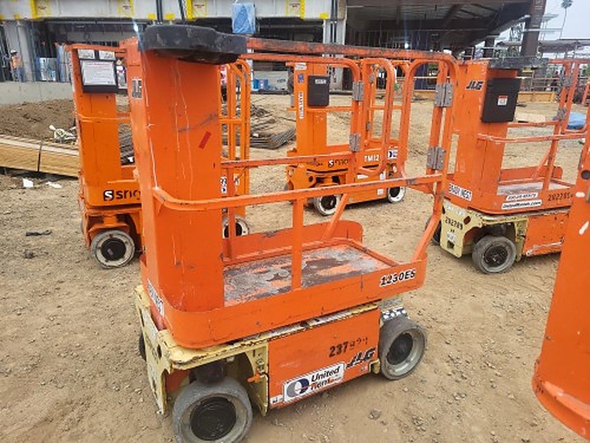 JLG 1230ES photo 9