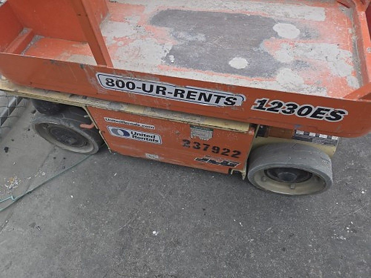 JLG 1230ES photo 2
