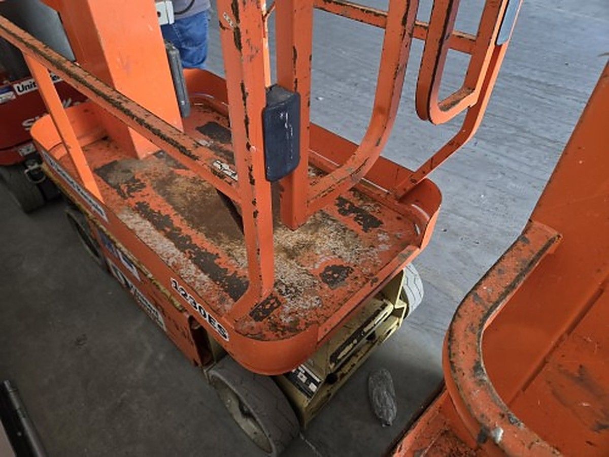 JLG 1230ES photo 4