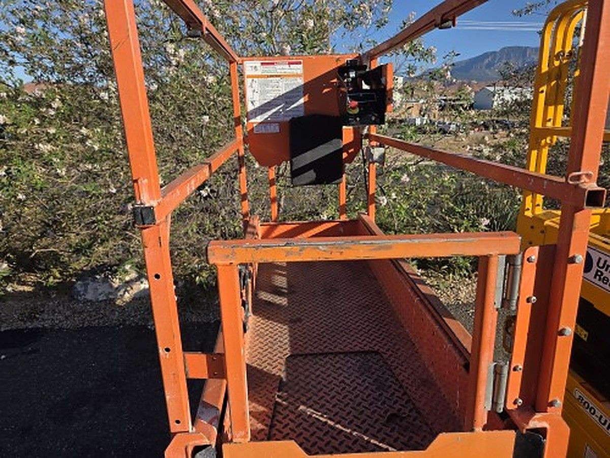 JLG 1932R photo 9