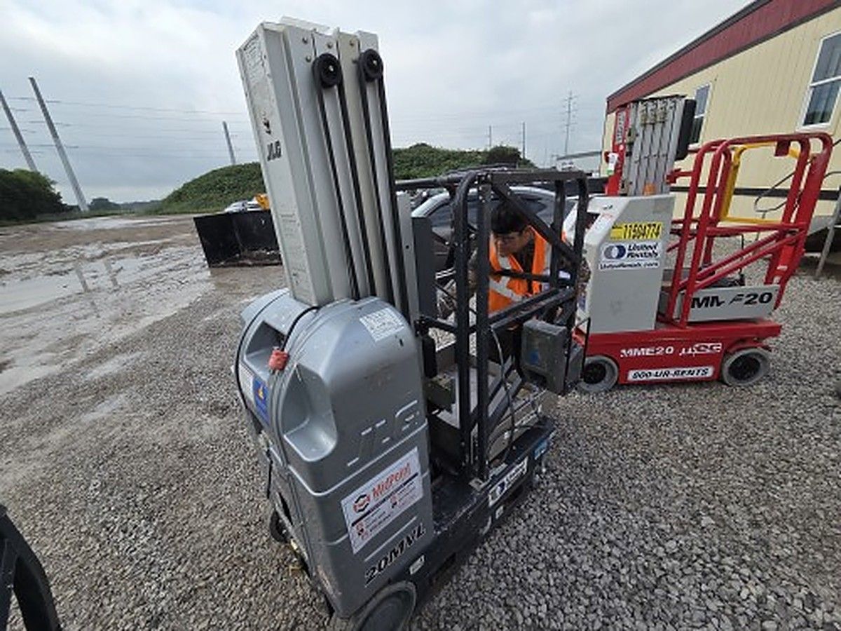 JLG 20MVL photo 2