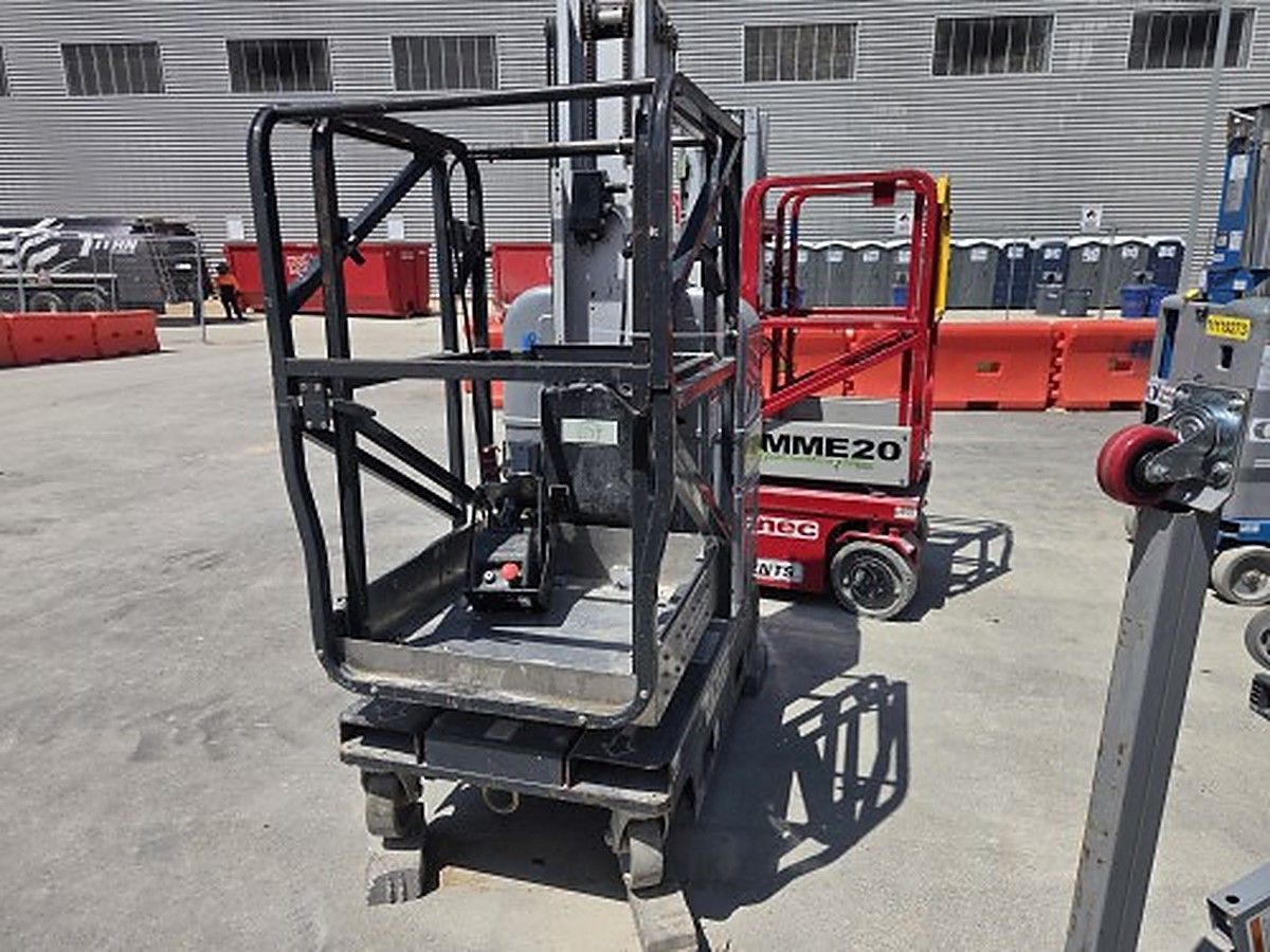 JLG 20MVL photo 9