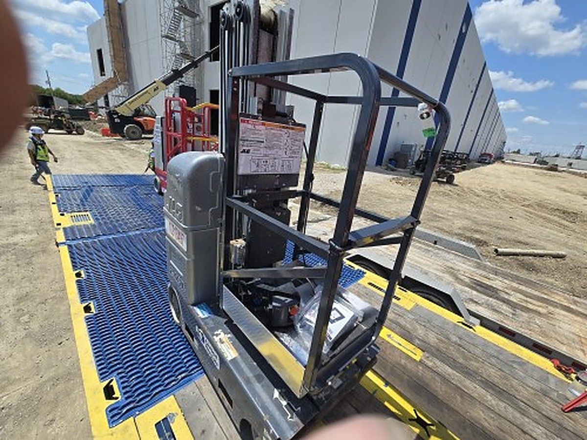 JLG 20MVL photo 3