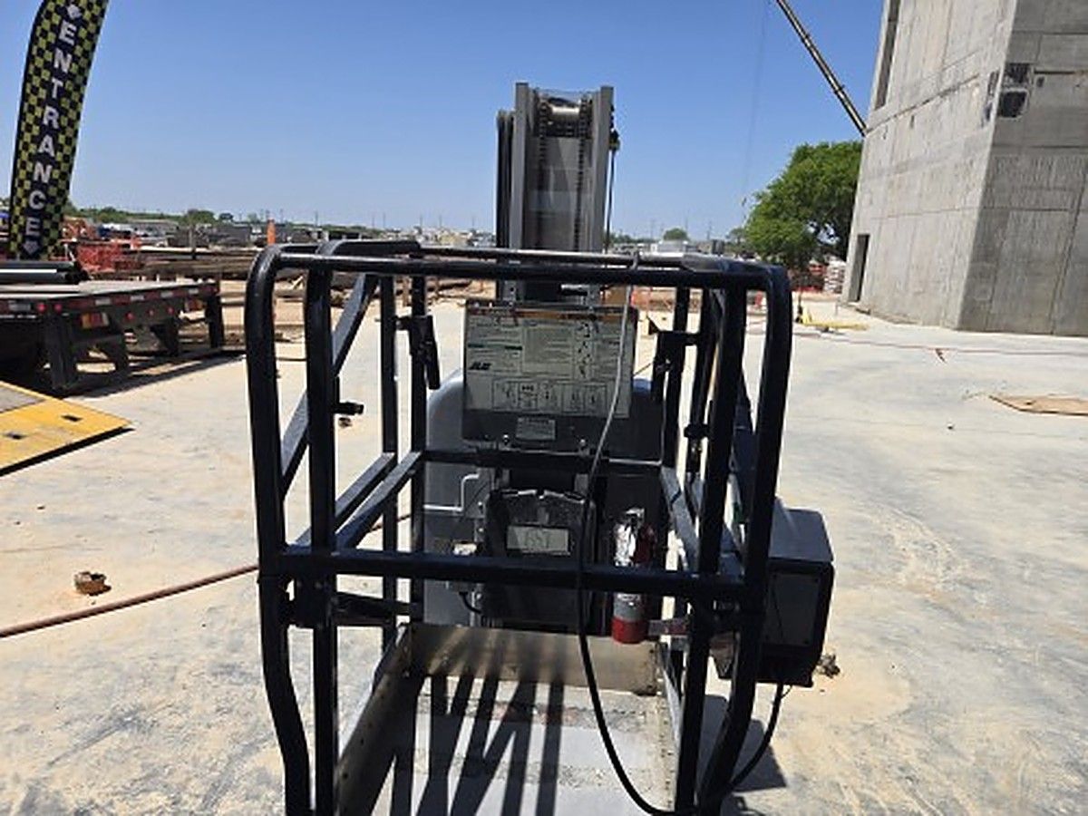 JLG 20MVL photo 2