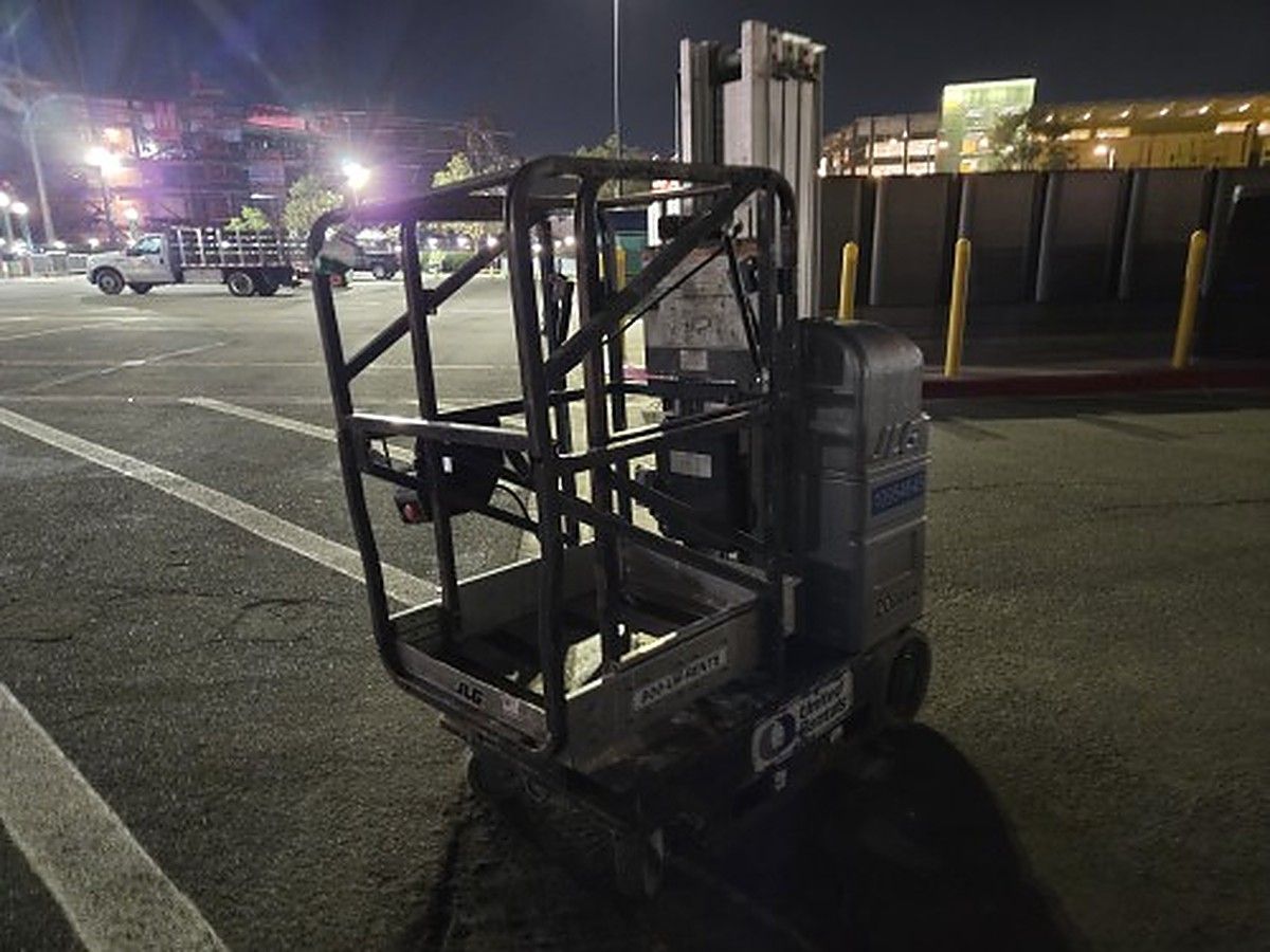 JLG 20MVL photo 2