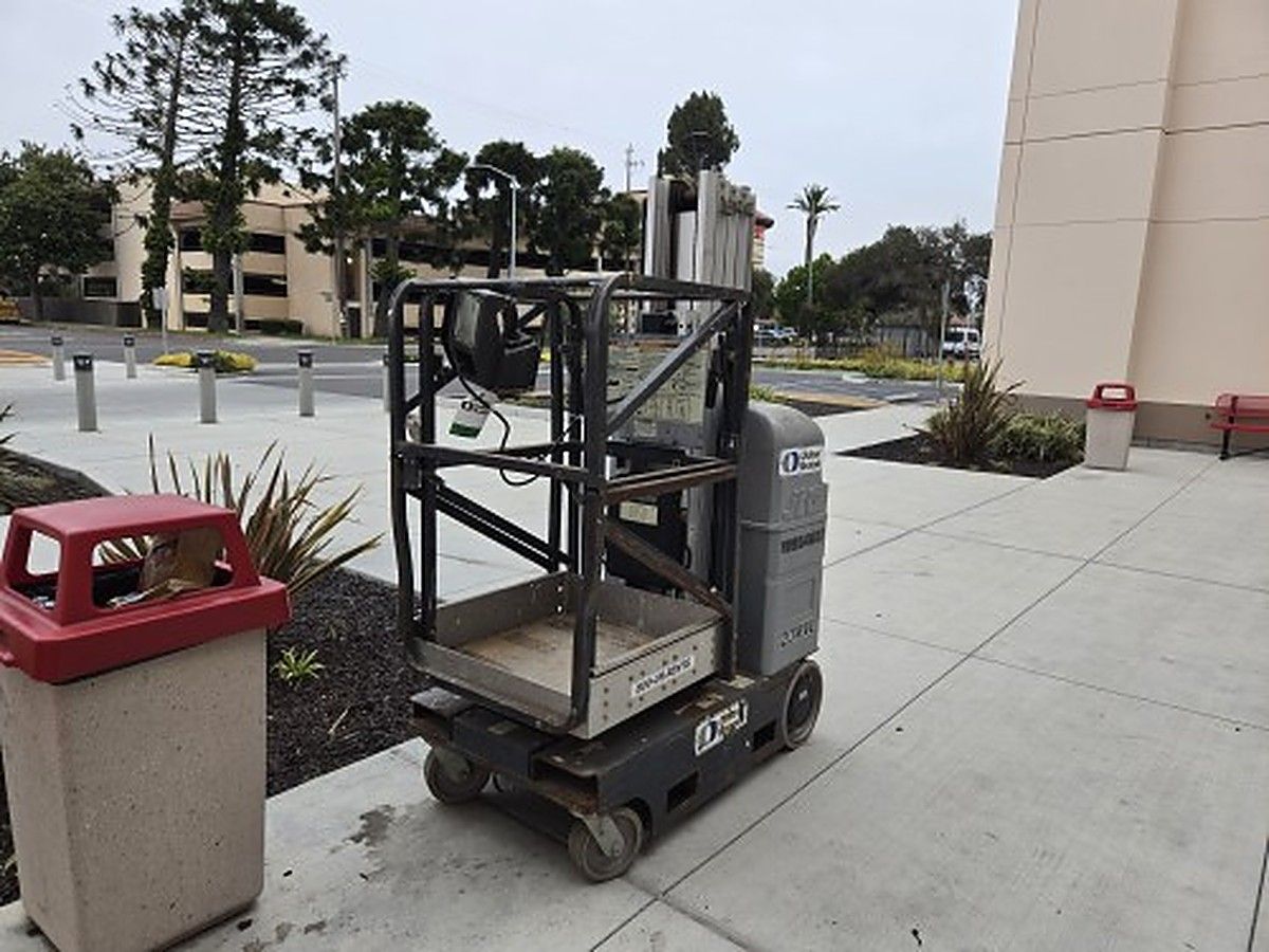 JLG 20MVL photo 4