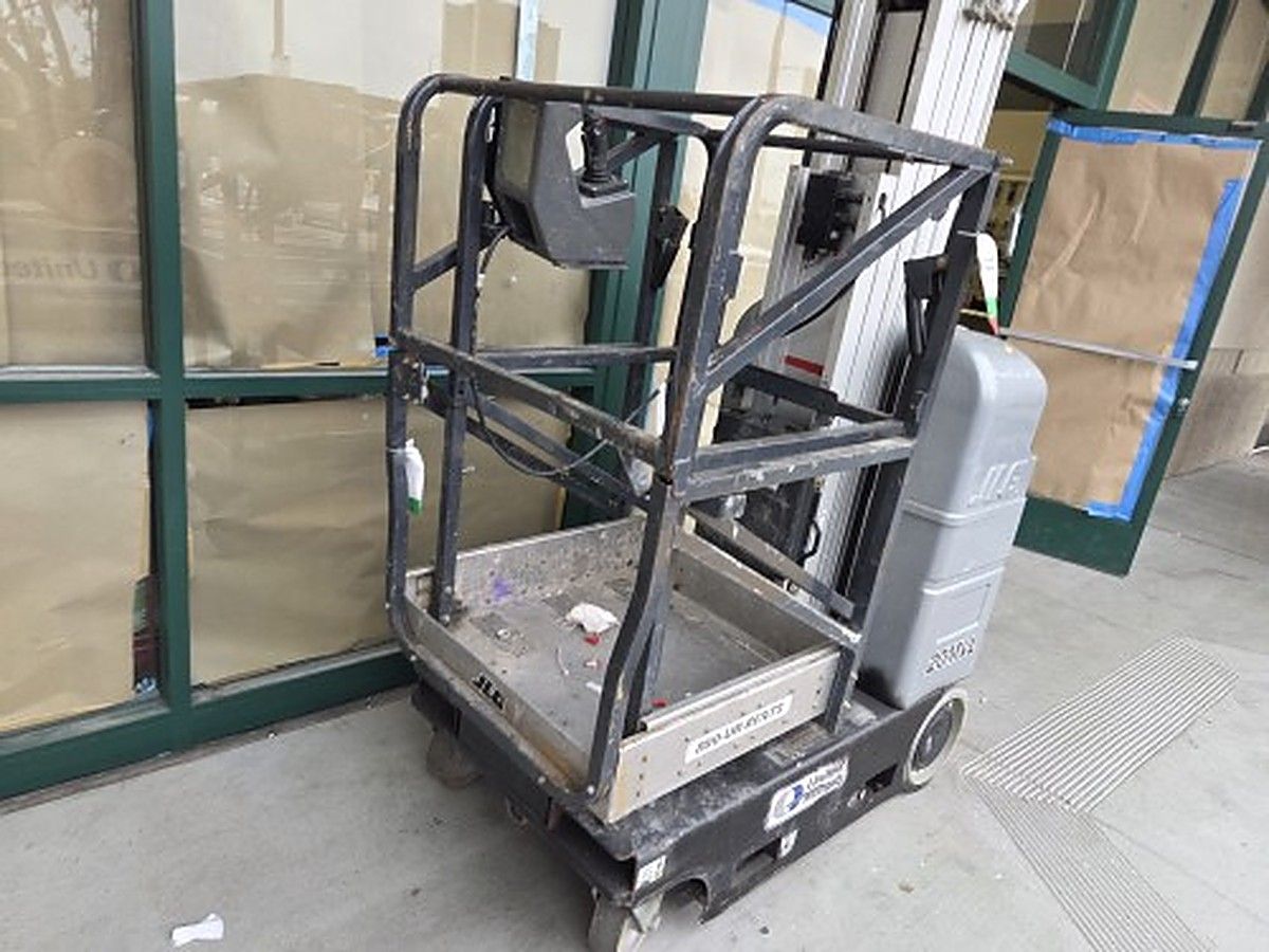JLG 20MVL photo 2