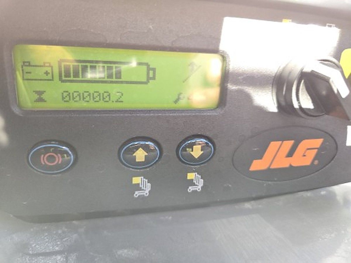 JLG 20MVL photo 2