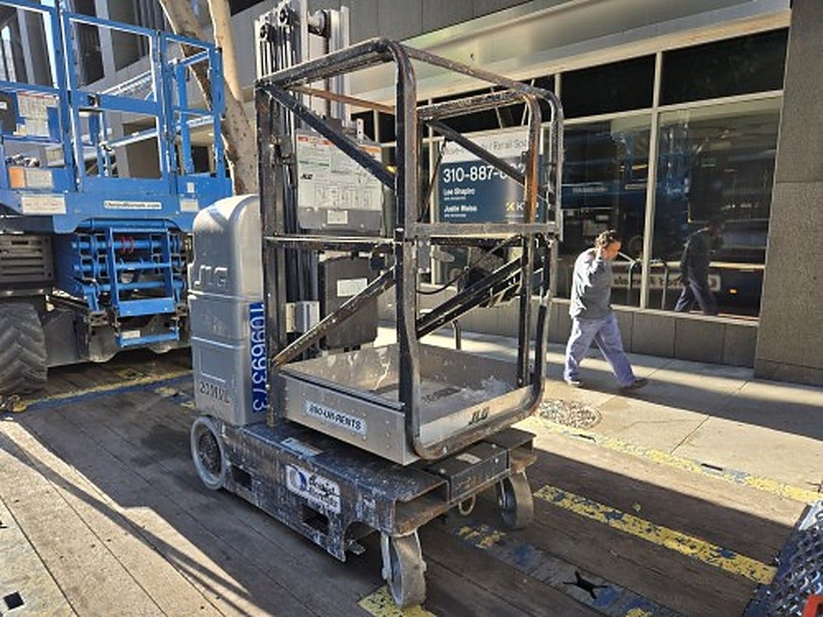 JLG 20MVL photo 10