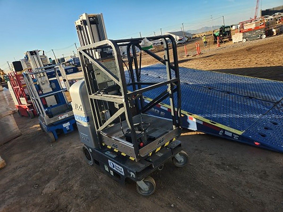 JLG 20MVL photo 3