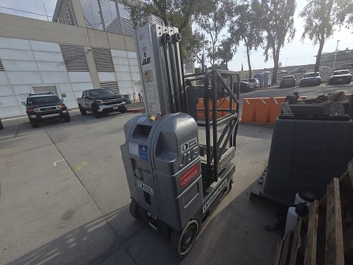 JLG 20MVL photo 3