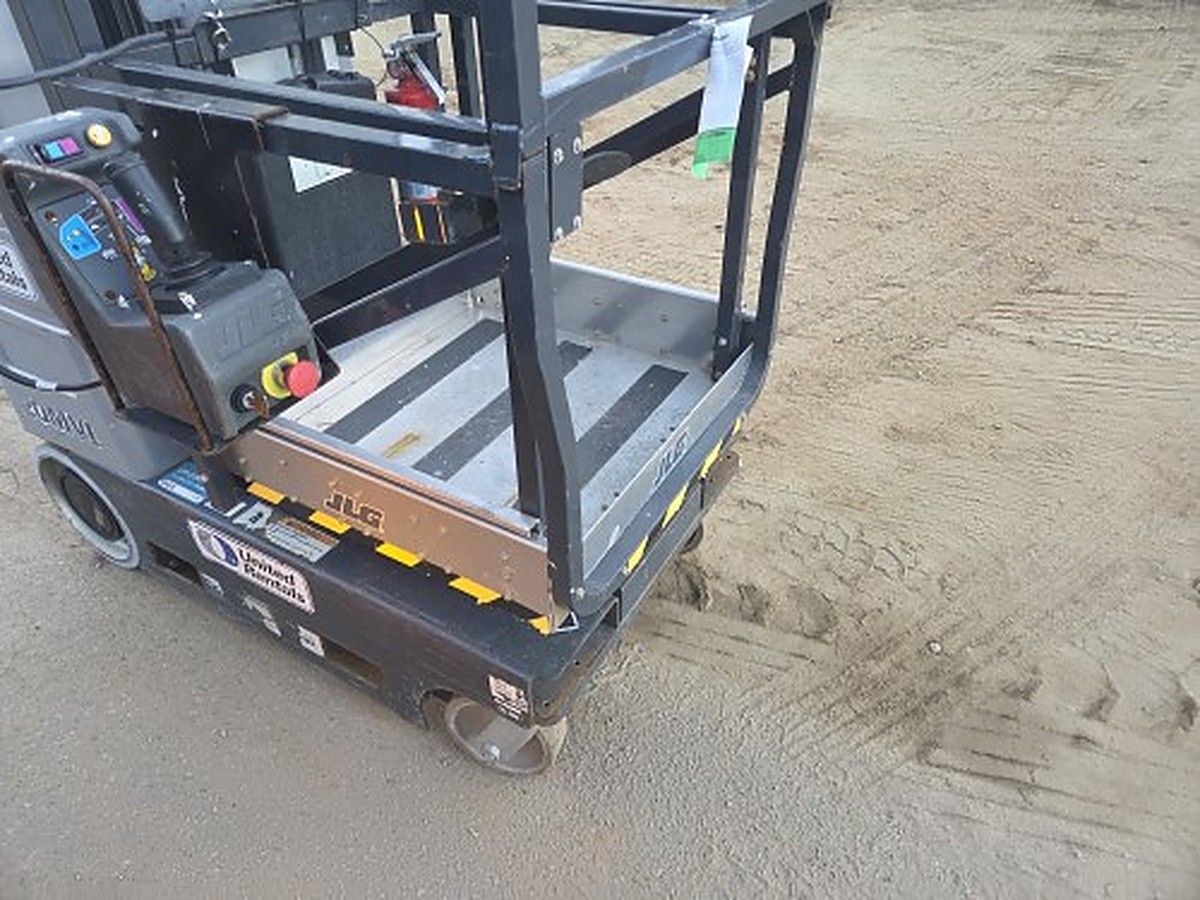 JLG 20MVL photo 4