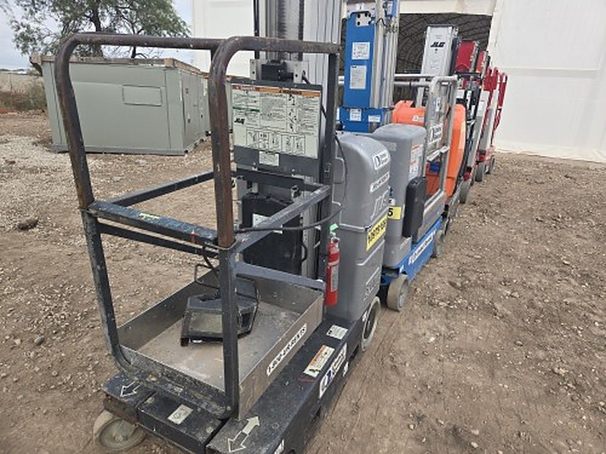 JLG 20MVL photo 3