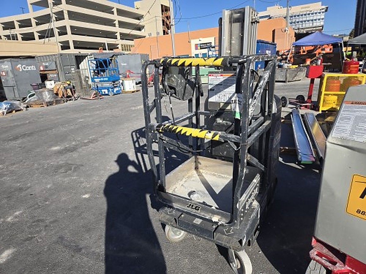JLG 20MVL photo 8