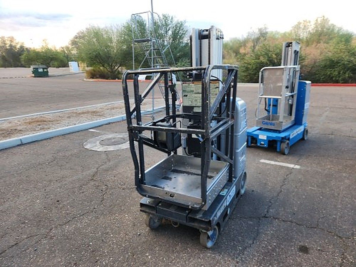 JLG 20MVL photo 2