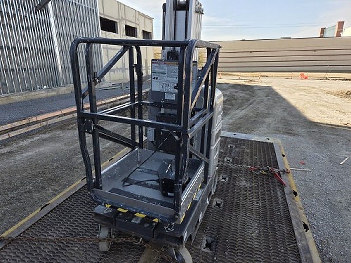 JLG 20MVL photo 8