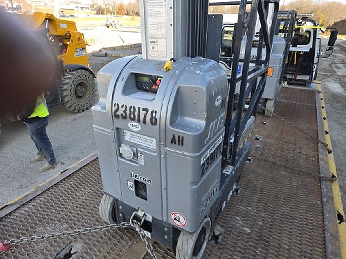 JLG 20MVL photo 9