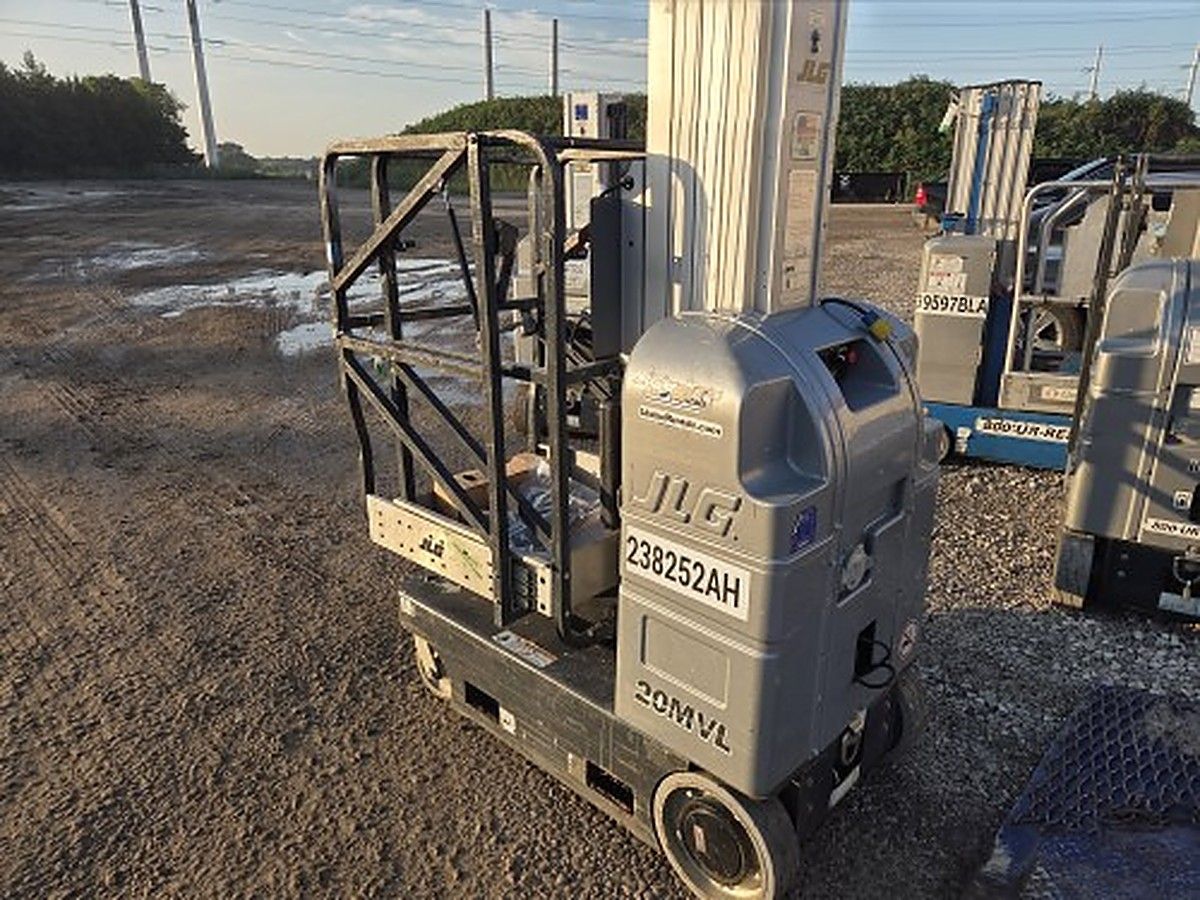 JLG 20MVL photo 3