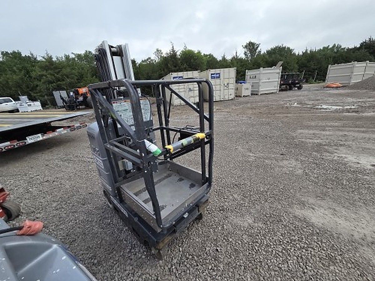JLG 20MVL photo 2