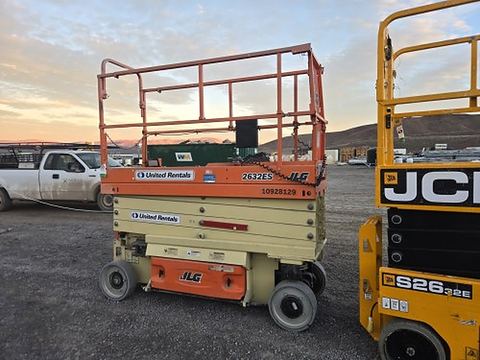 2019 JLG 2632ES Scissor Lift 24-26' Electric 30-36" Wide