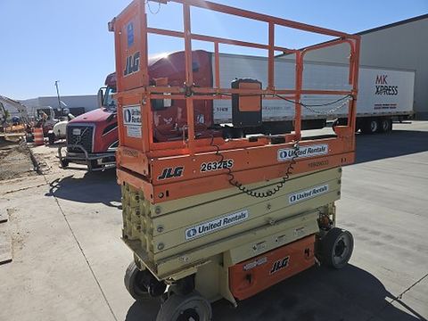 2019 JLG 2632ES Scissor Lift 24-26' Electric 30-36" Wide