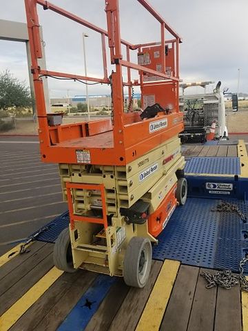 2019 JLG 2632ES Scissor Lift 24-26' Electric 30-36" Wide