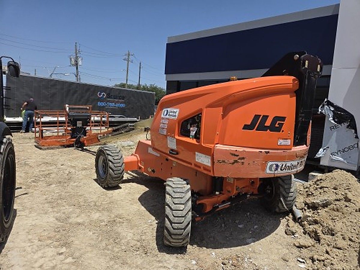 JLG 400S photo 9