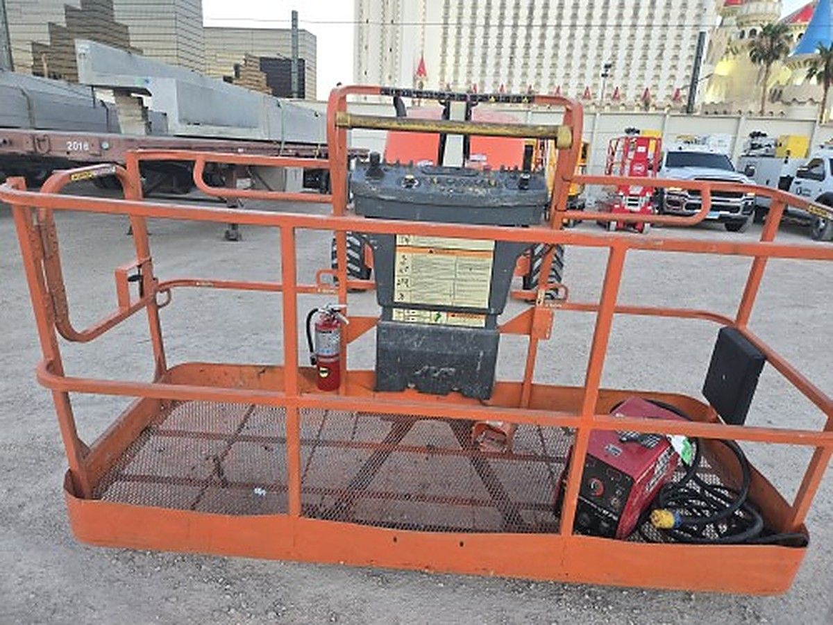 JLG 400S photo 3