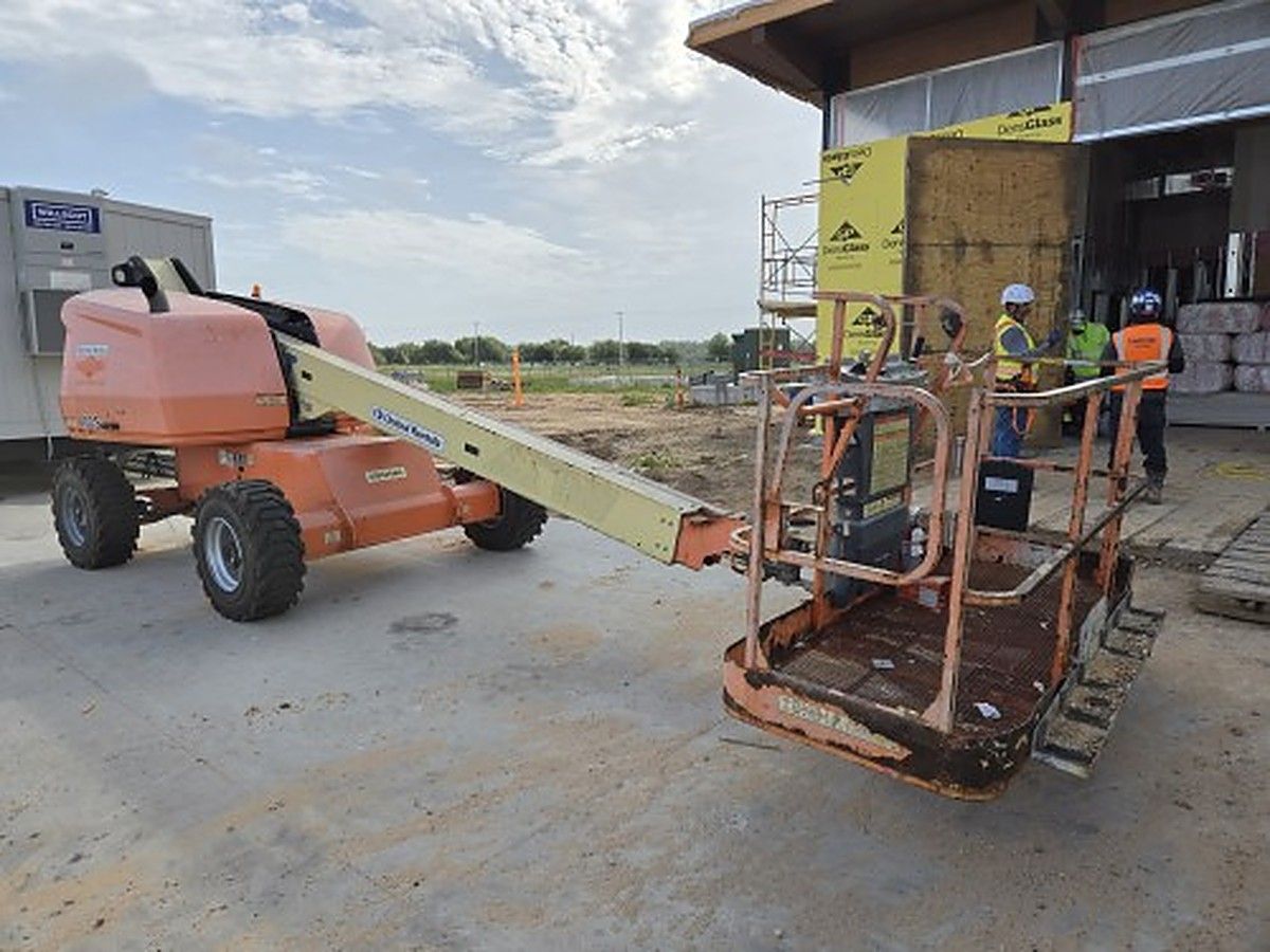 JLG 400S photo 5