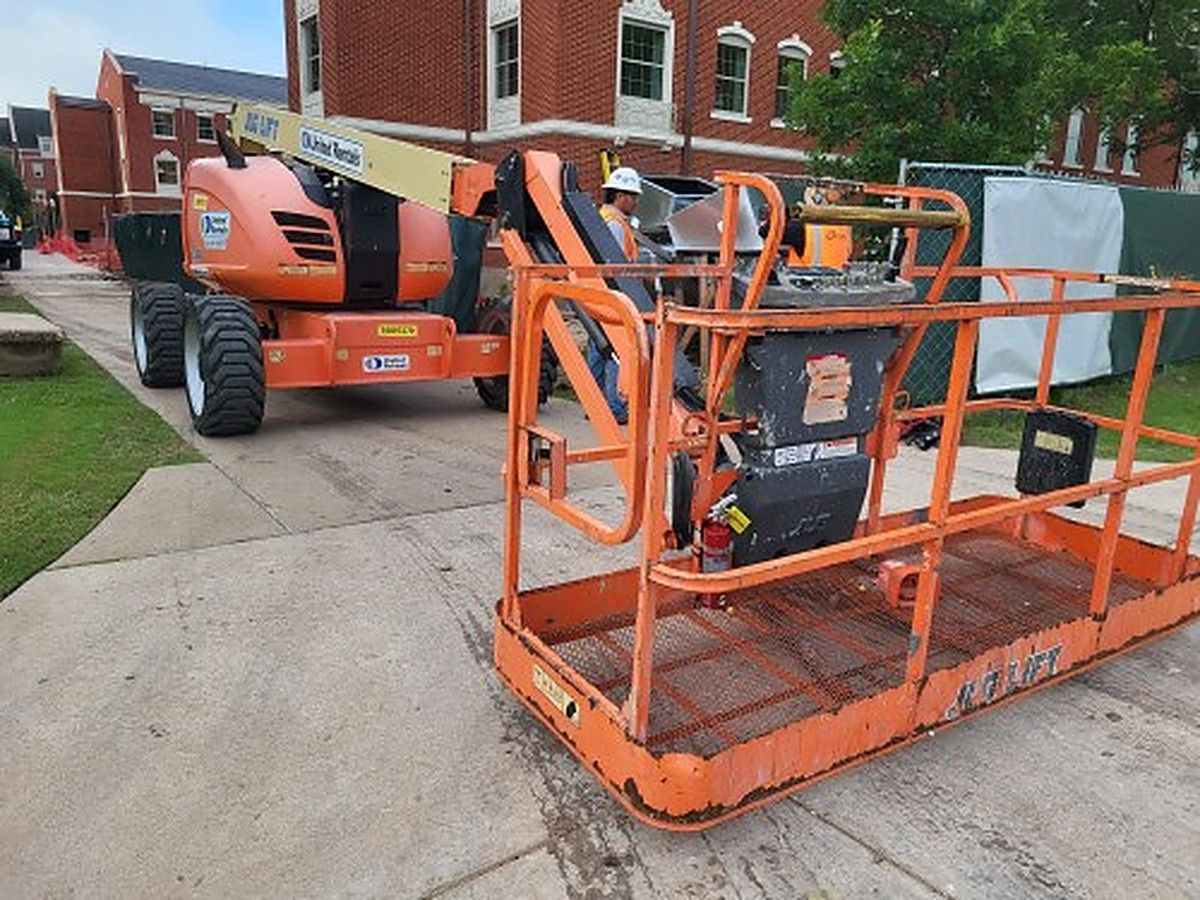 JLG 600AJ photo 9