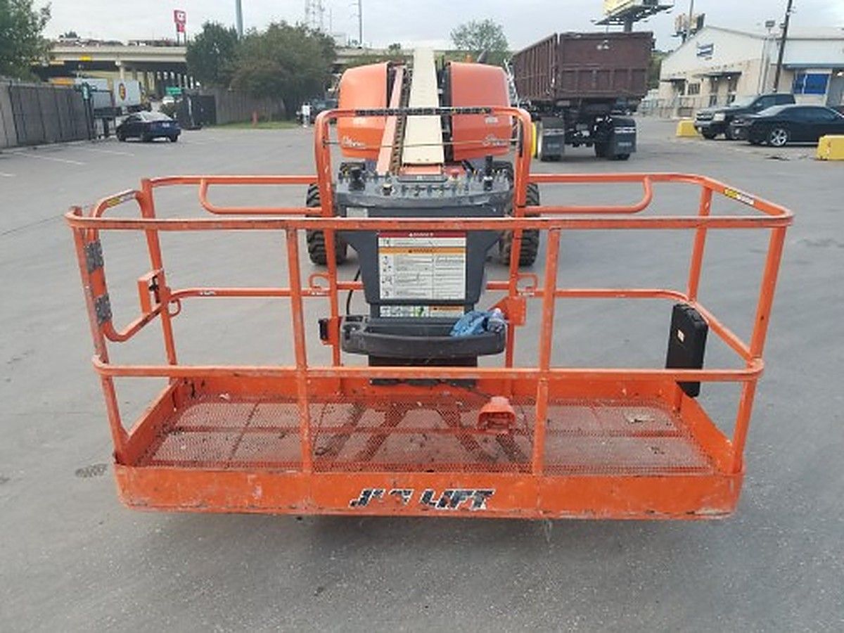 JLG 600S photo 3