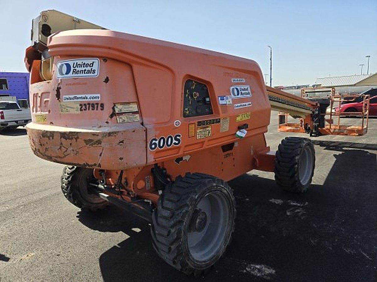 JLG 600S photo 2
