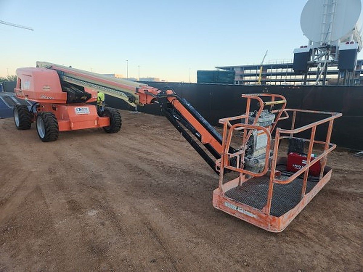 JLG 660SJ photo 2