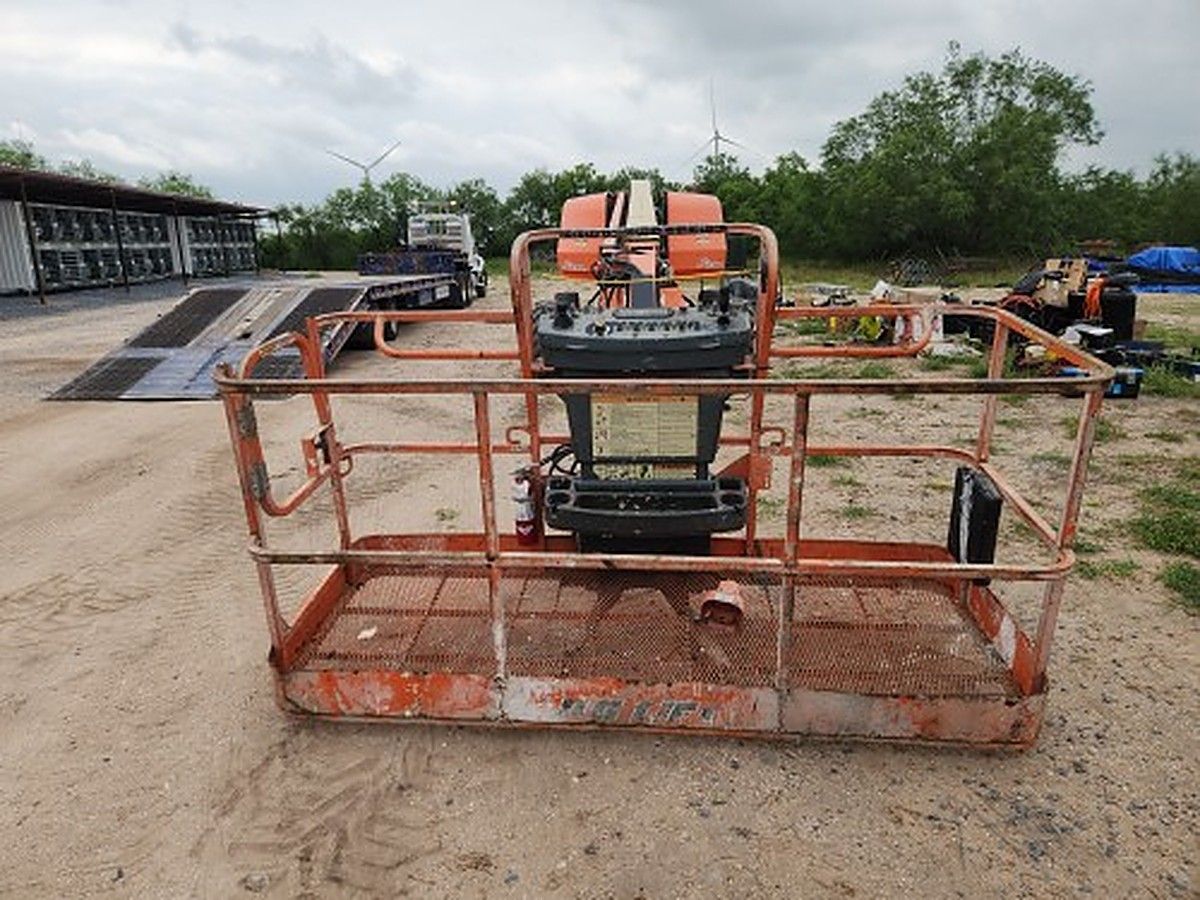 JLG 660SJ photo 11
