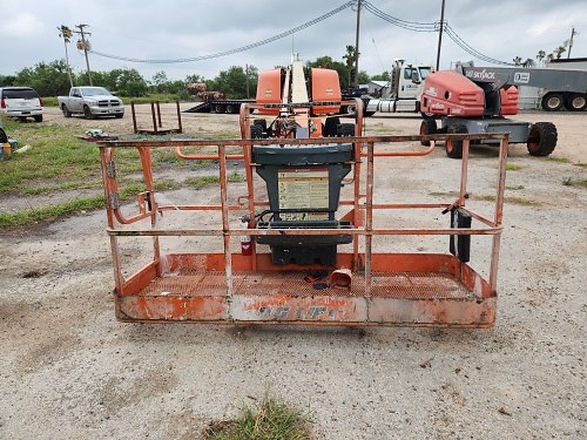 JLG 660SJ photo 12