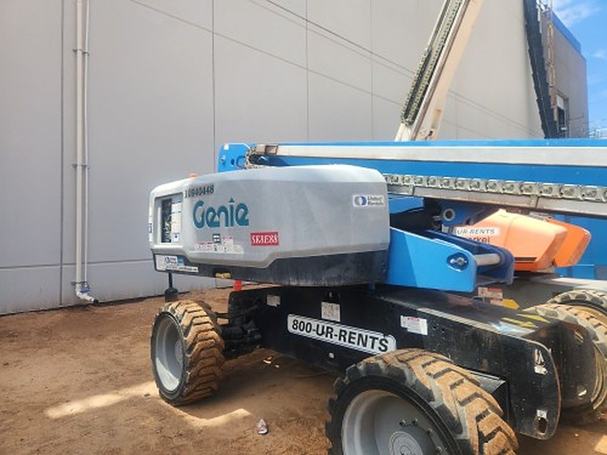 JLG 660SJ photo 2