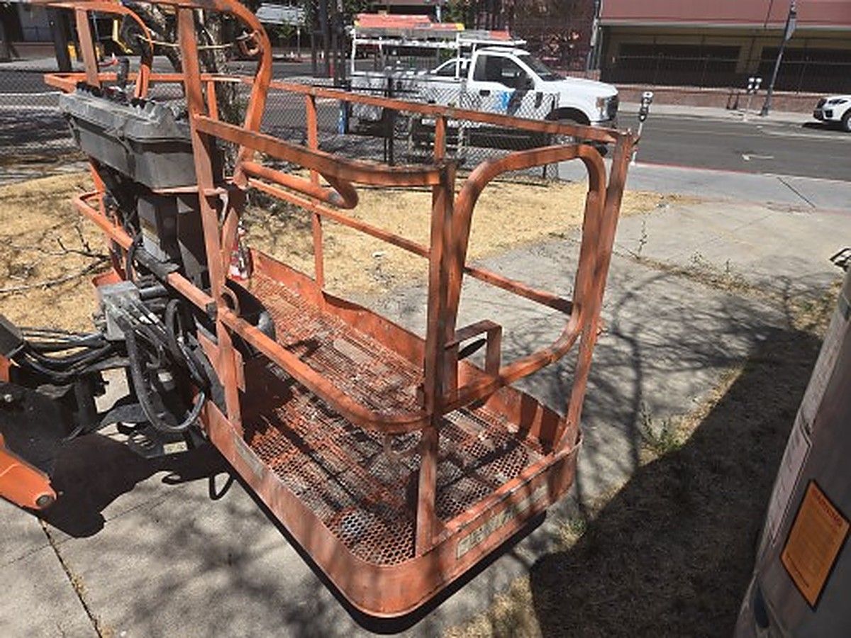 JLG 660SJ photo 10