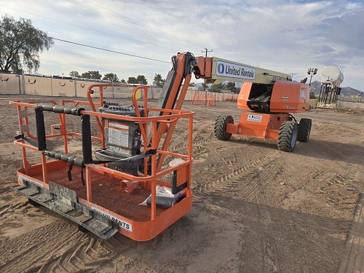 JLG 660SJ photo 2