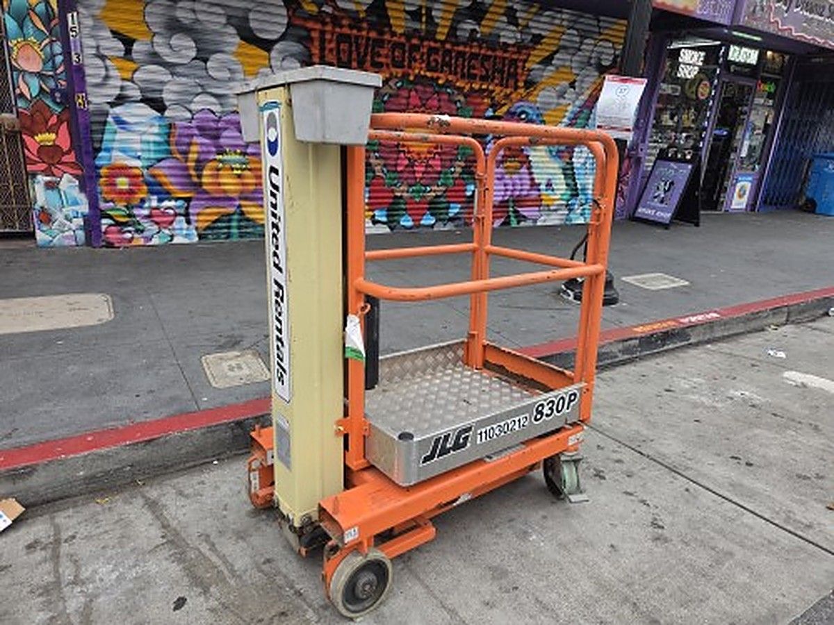 JLG 830P photo 3