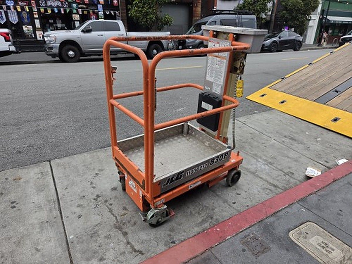 JLG 830P photo 4