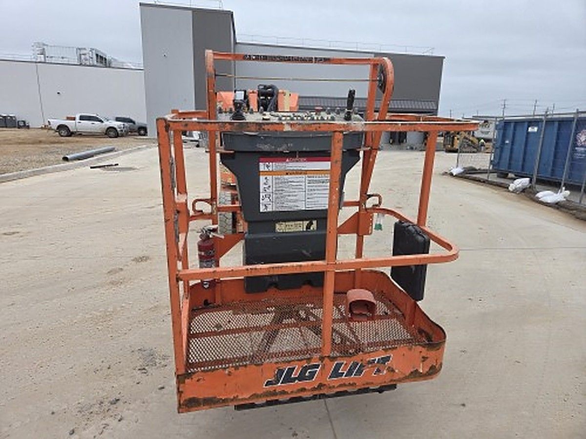 JLG E300AJP photo 3