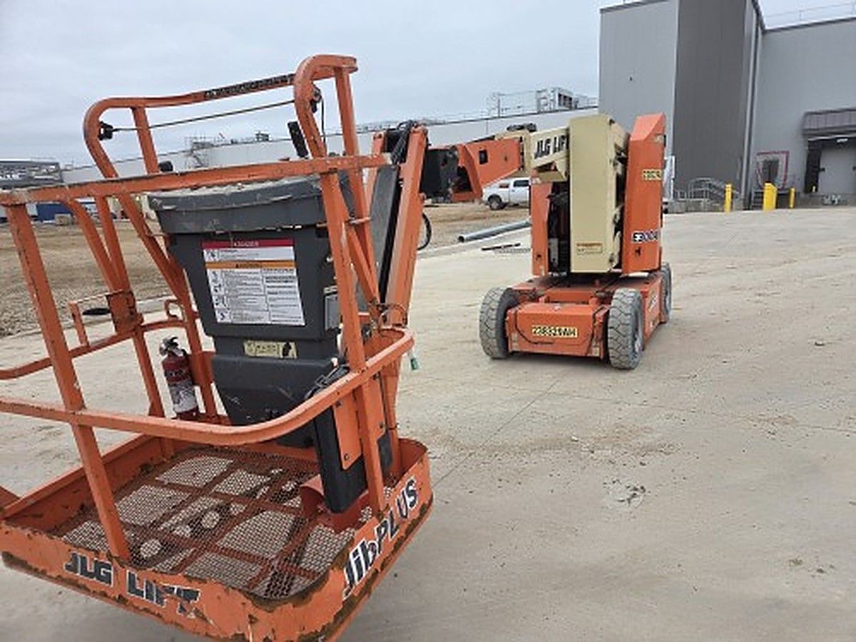 JLG E300AJP photo 4