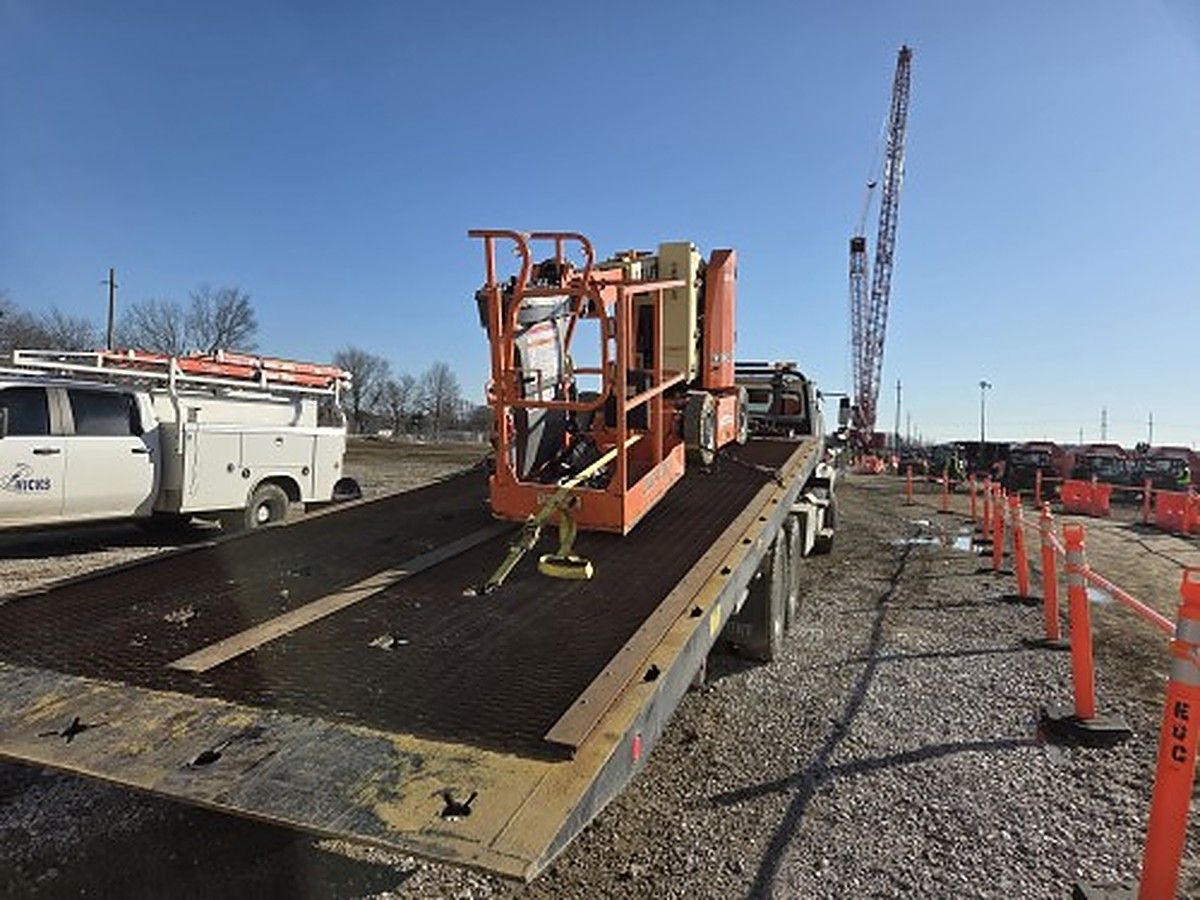 JLG E300AJP photo 2