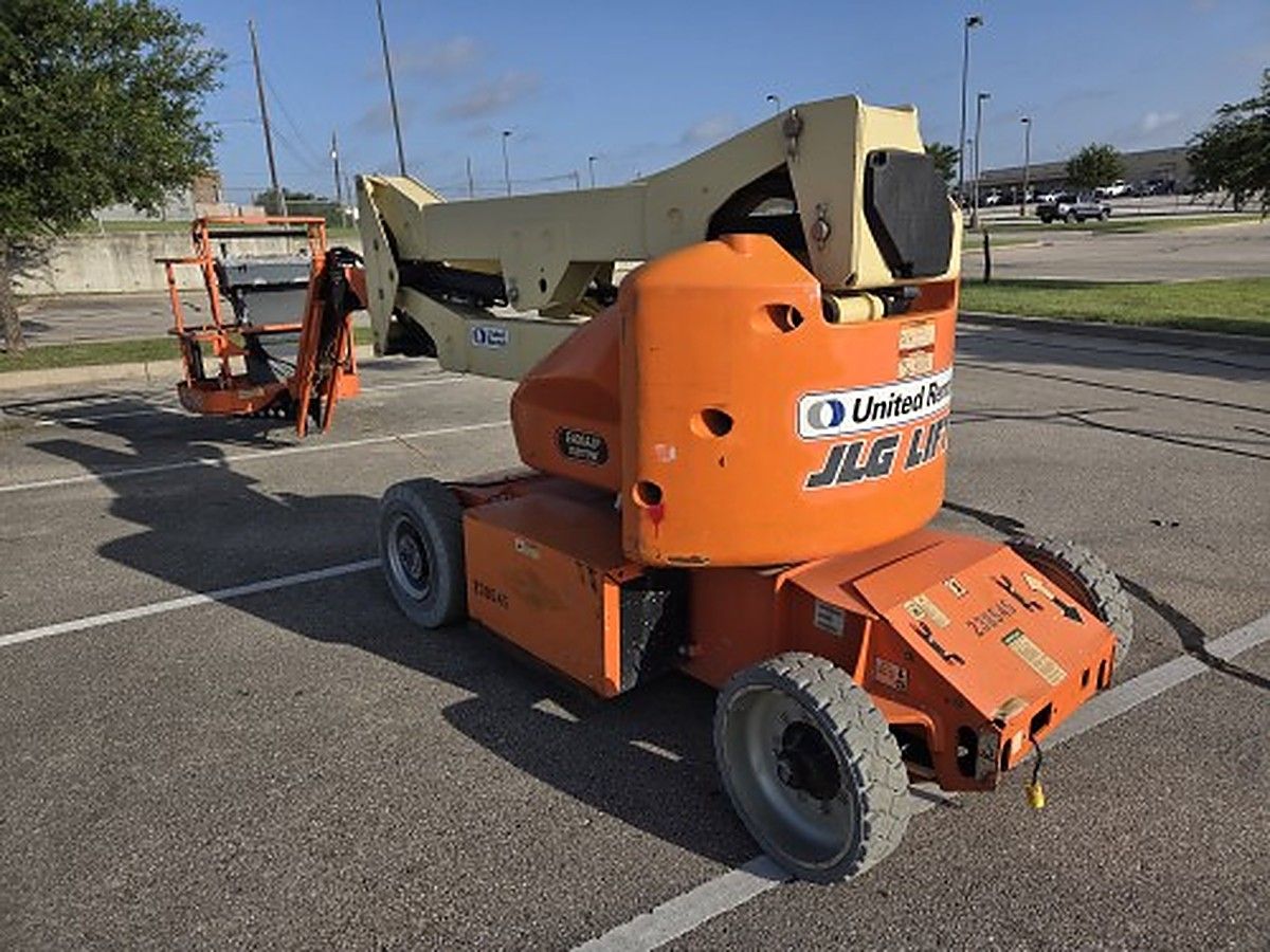 JLG E400AJPN photo 8