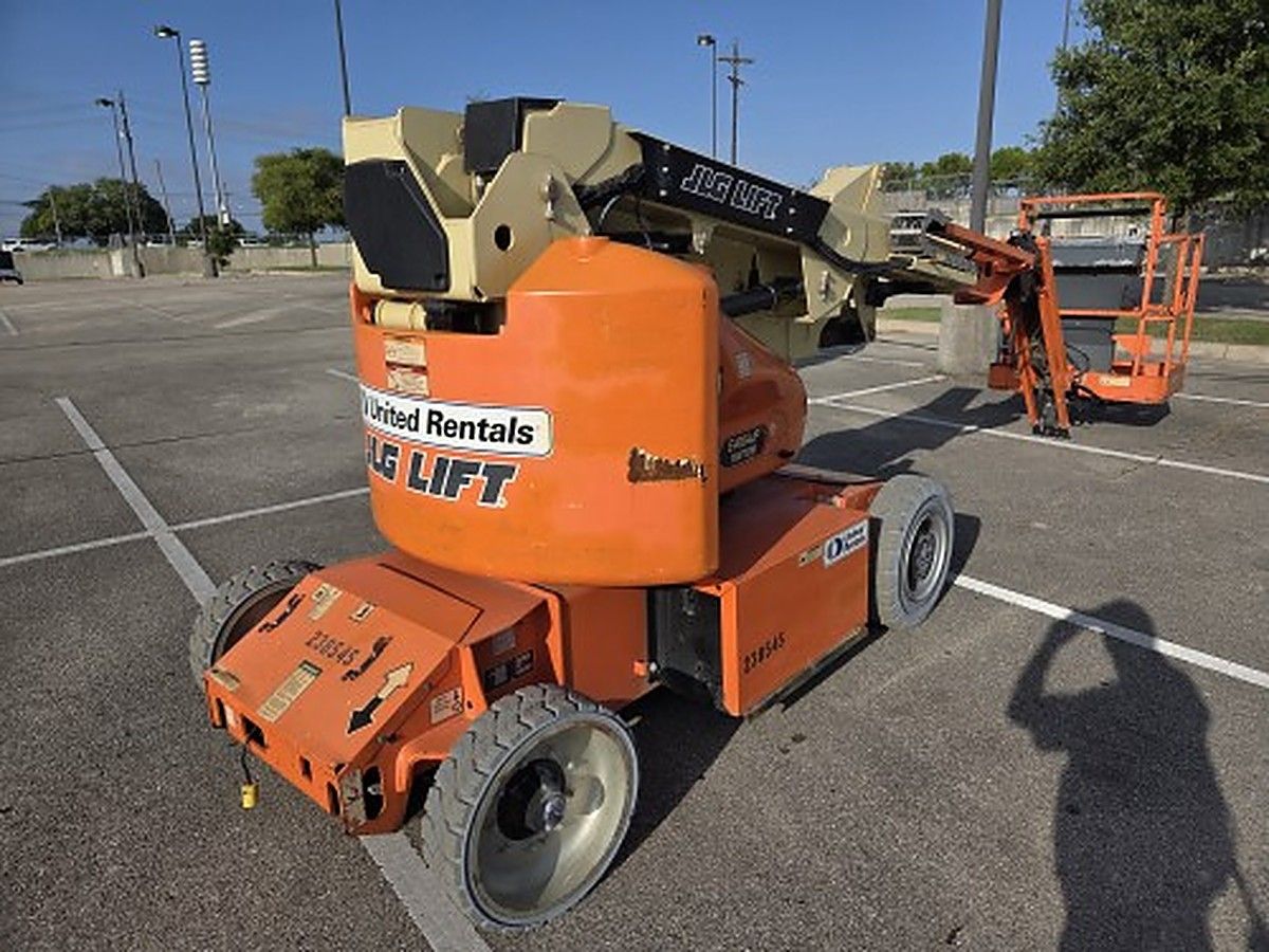 JLG E400AJPN photo 10