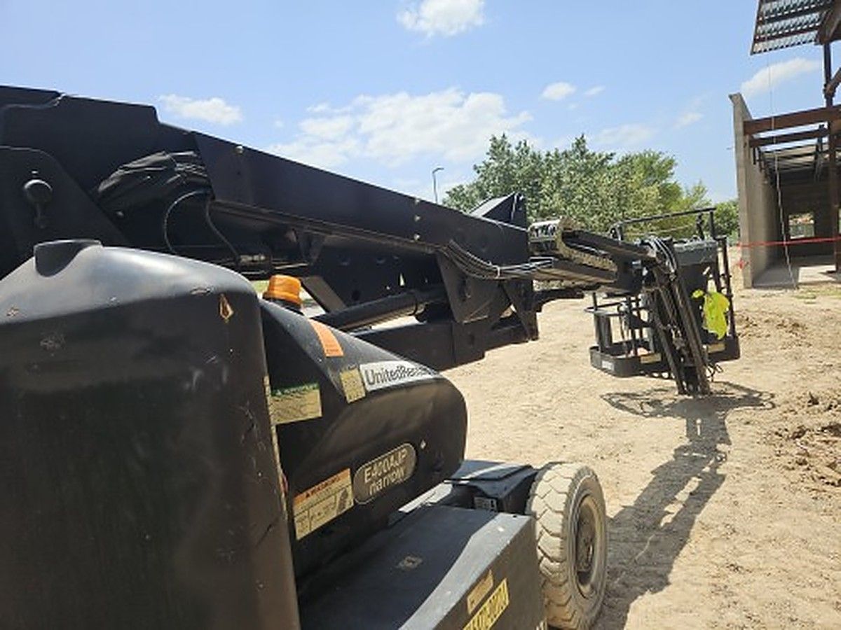 JLG E400AJPN photo 3