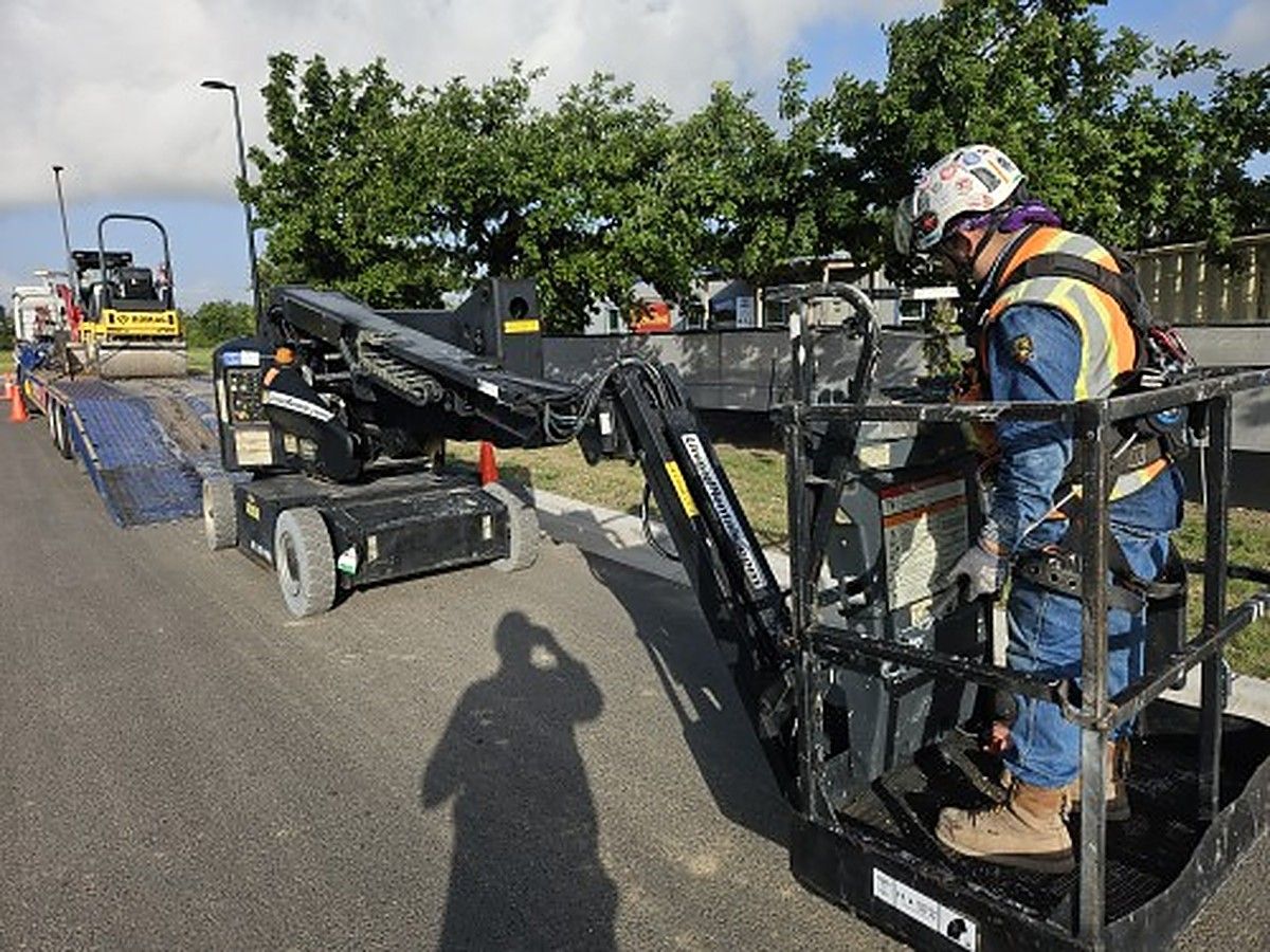 JLG E400AJPN photo 8